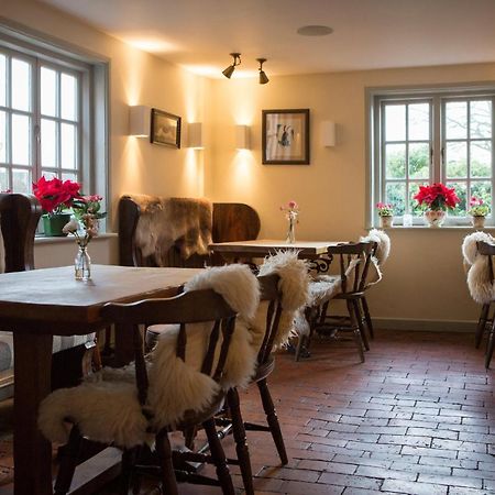 Watership Down Inn Whitchurch  エクステリア 写真